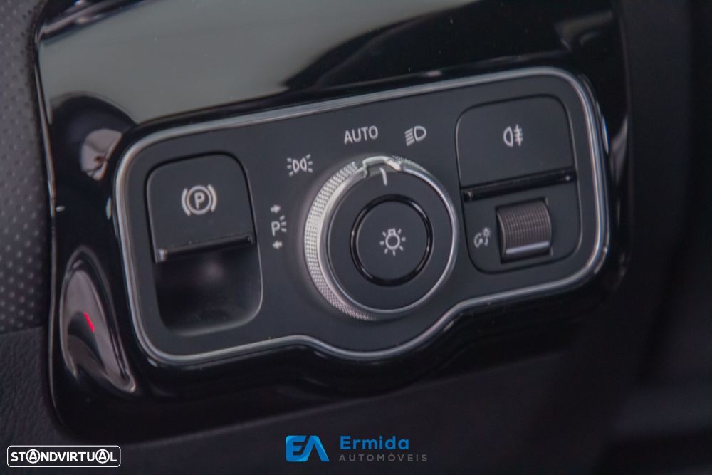 Mercedes-Benz CLA 250 - 40