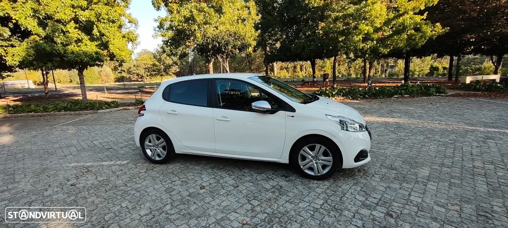 Peugeot 208 1.2 PureTech Style - 12