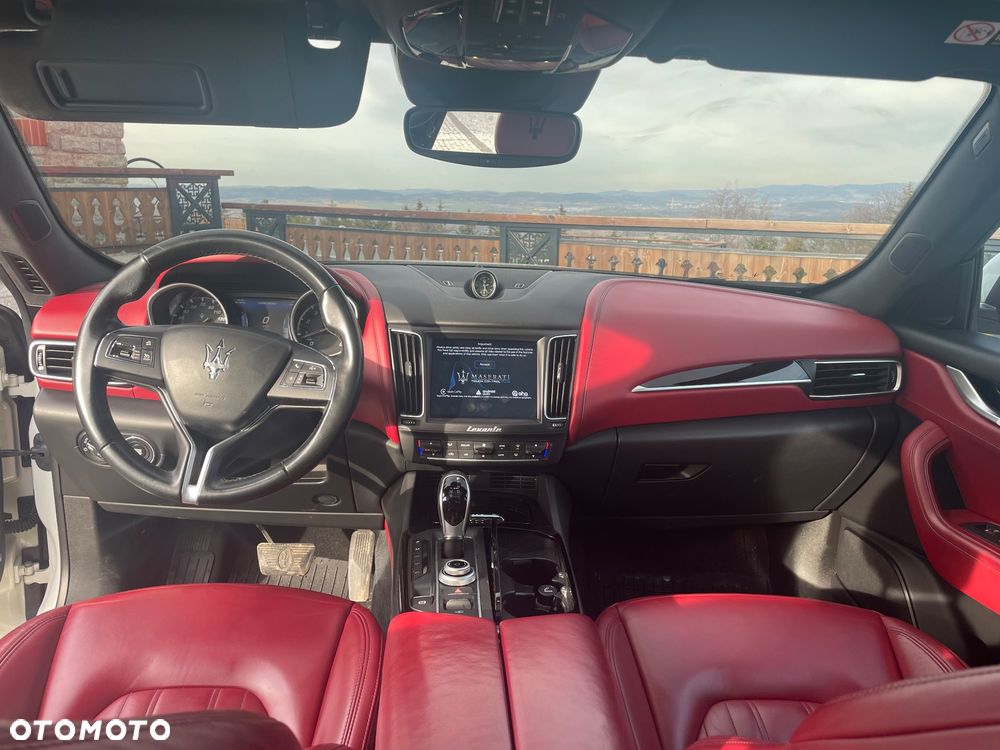 Maserati Levante Q4 - 10