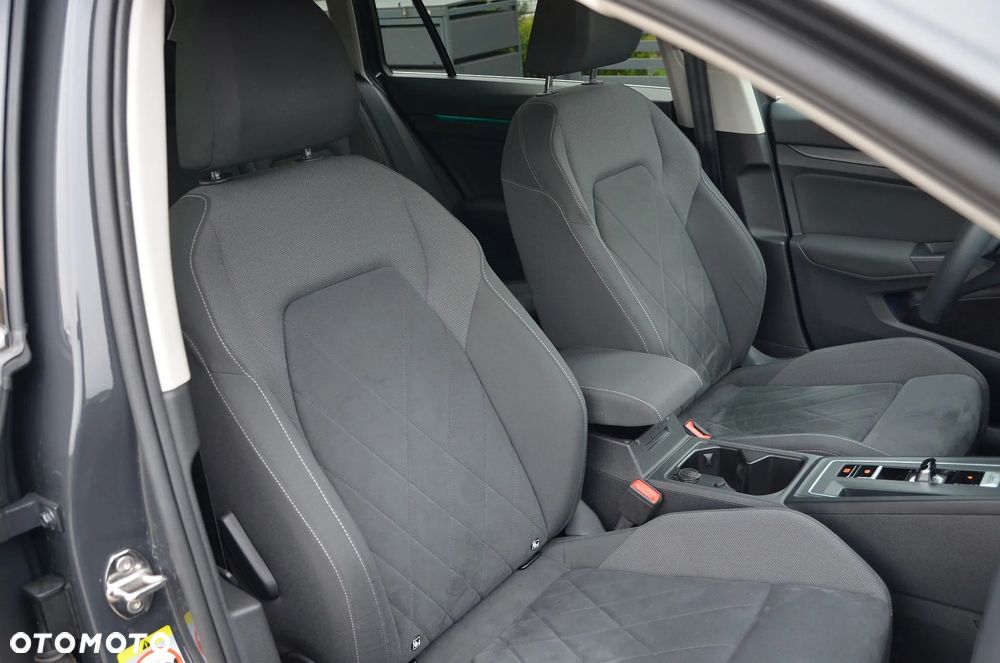 Volkswagen Golf 1.5 eTSI EVO Style DSG - 17