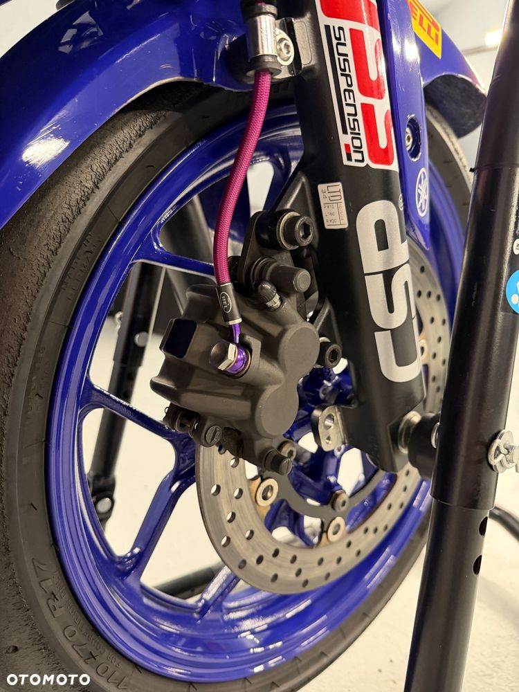 Yamaha R3 - 12