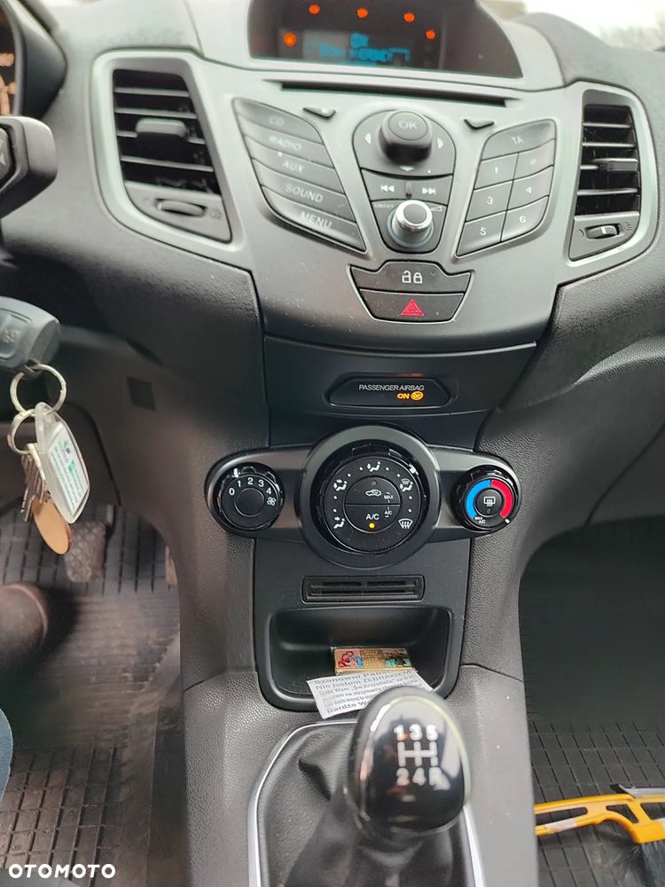 Ford Fiesta - 12