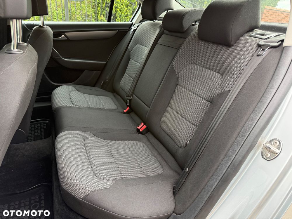 Volkswagen Passat 1.8 TSI Comfortline DSG - 14