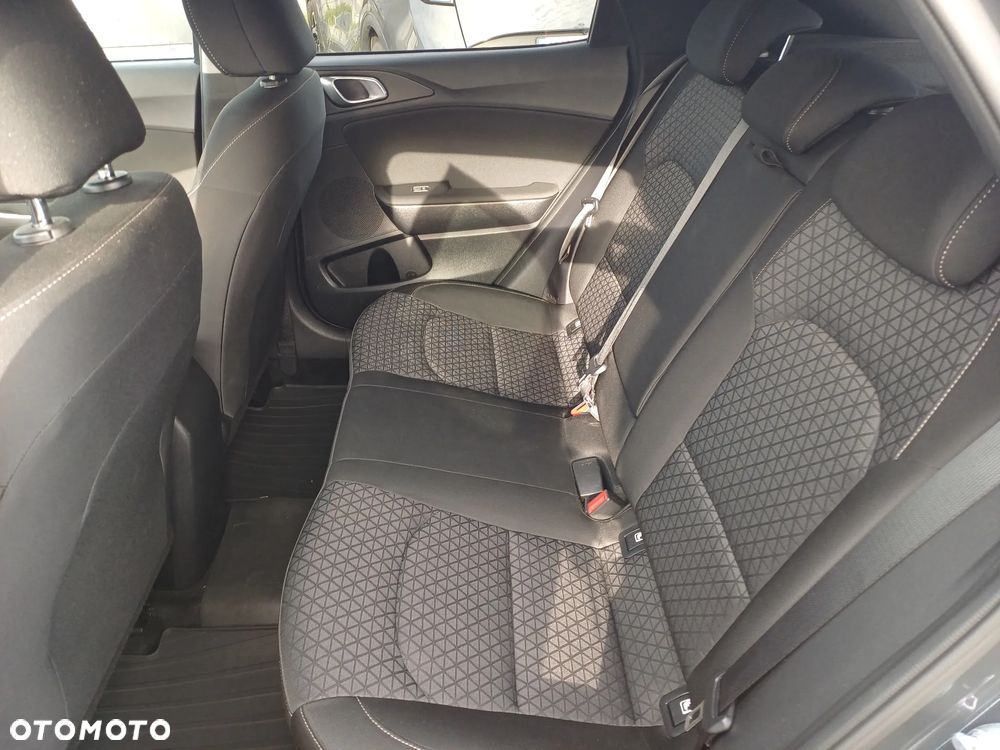 Kia XCeed 1.5 T-GDI M - 15