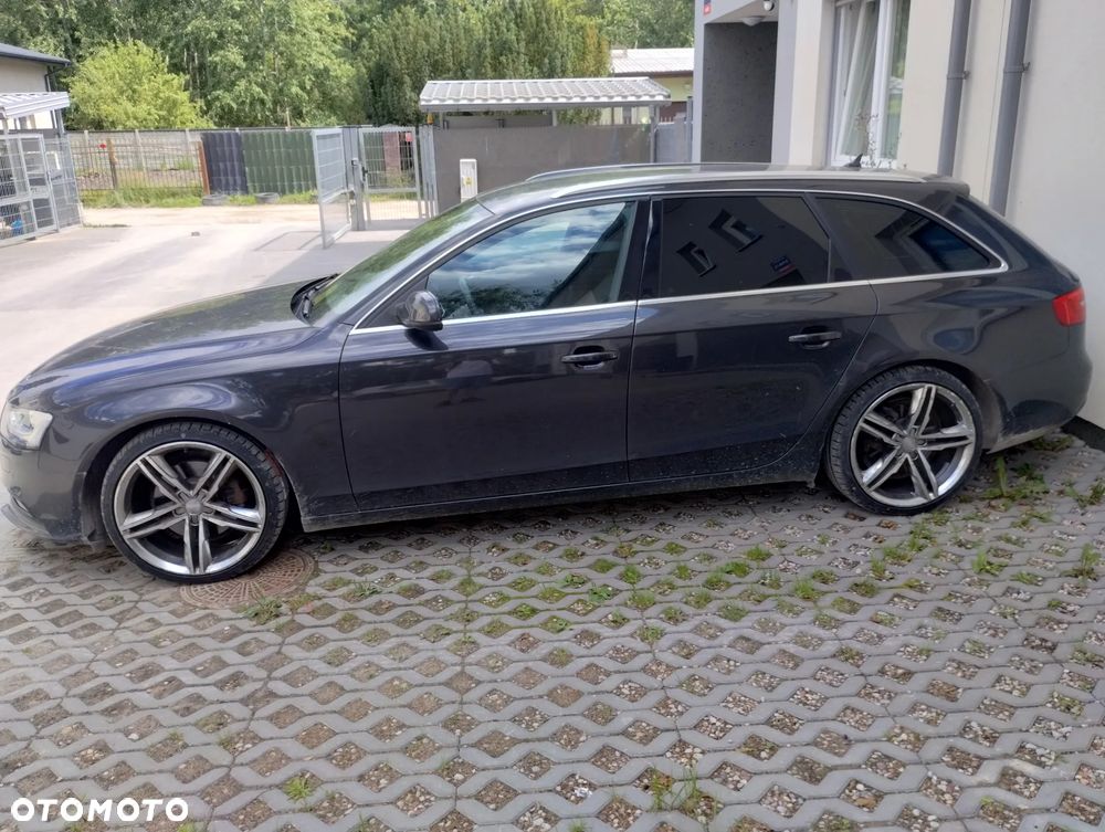 Audi A4 Avant 2.0 TDI DPF quattro S tronic Attraction - 3
