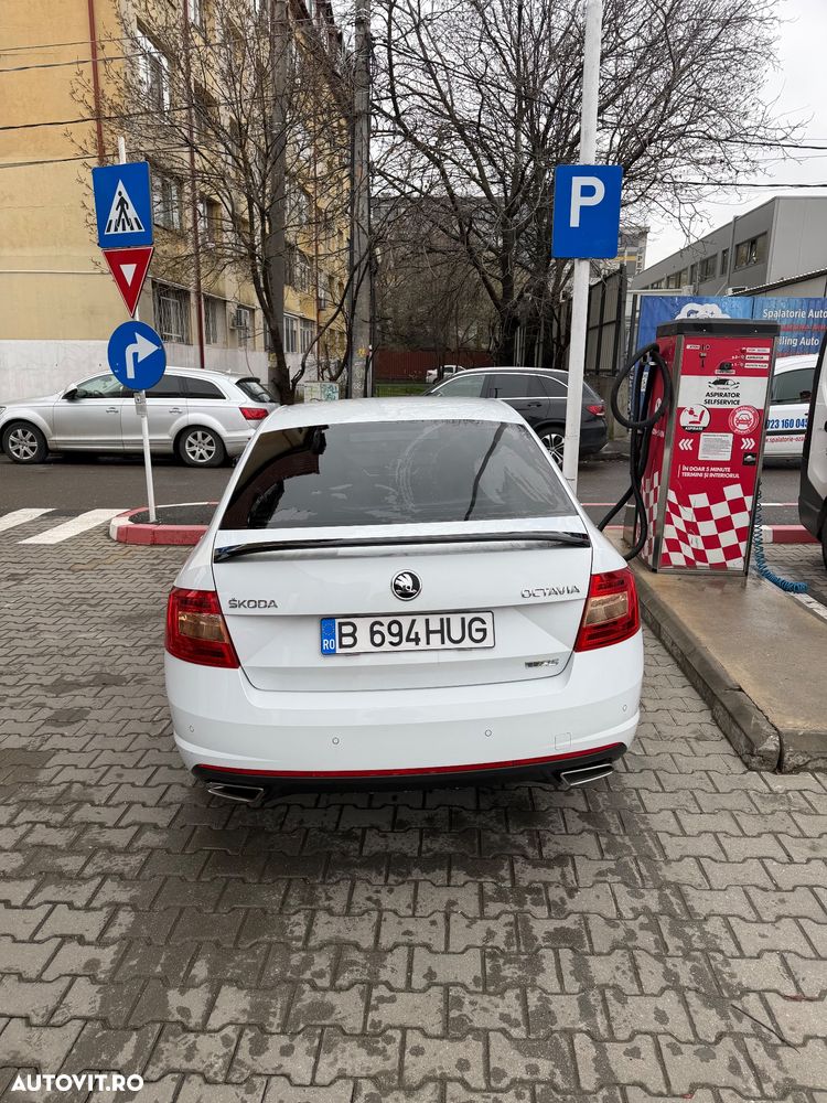 Skoda Octavia 2.0 TDI DSG RS - 4