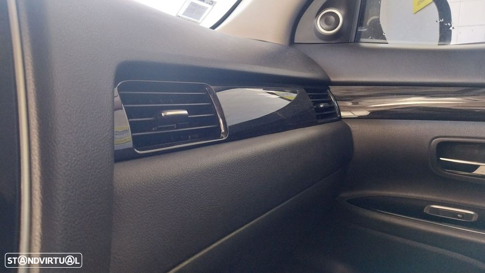 Mitsubishi Outlander 2.0 Intense Navi - 11