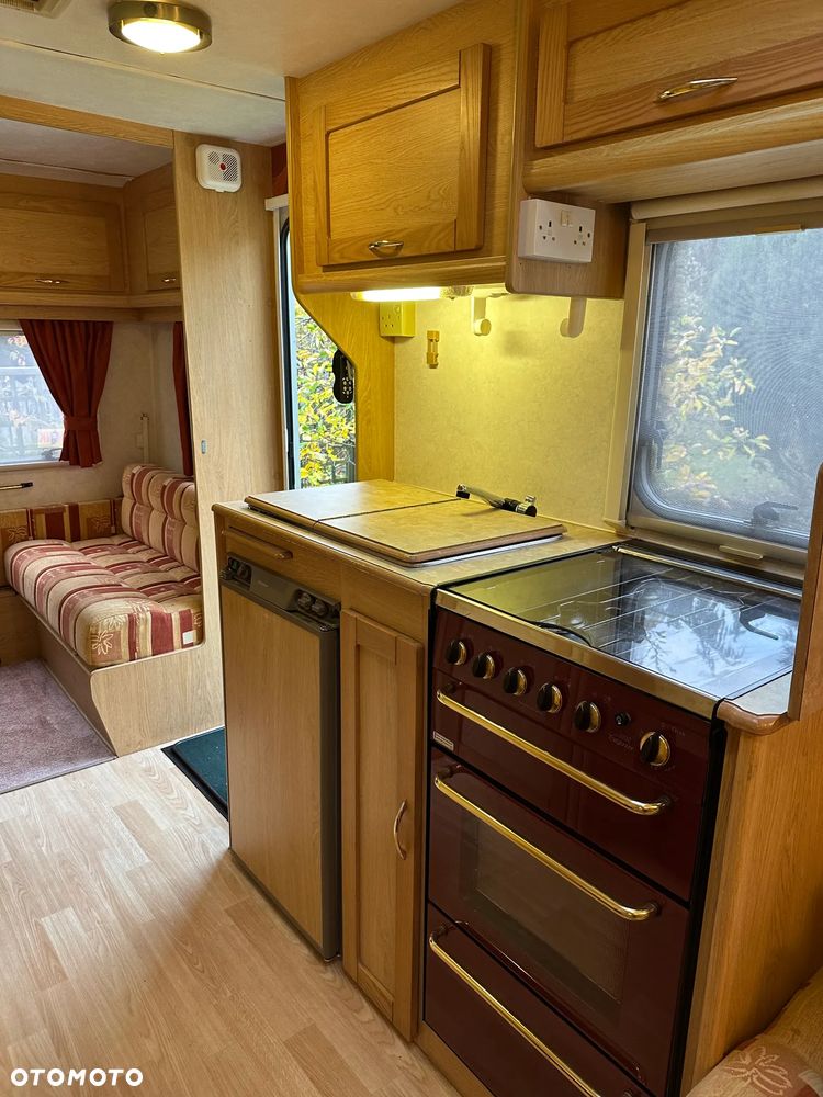 Elddis Tobago - 10