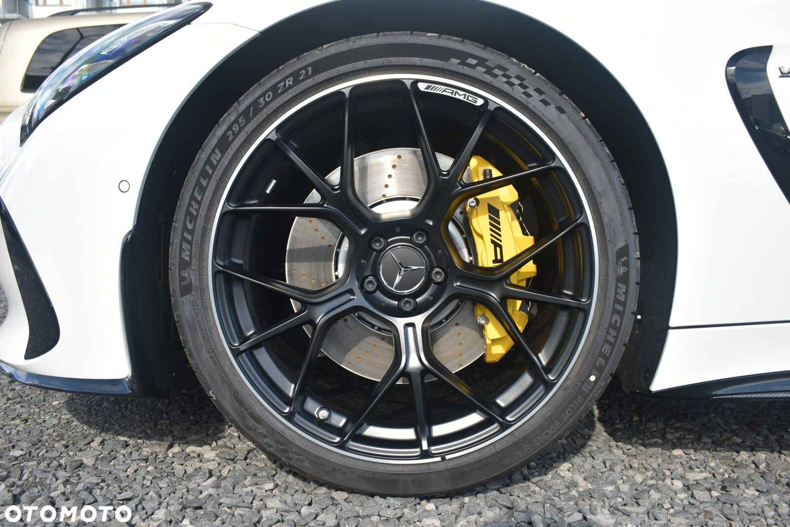 Mercedes-Benz AMG GT - 11