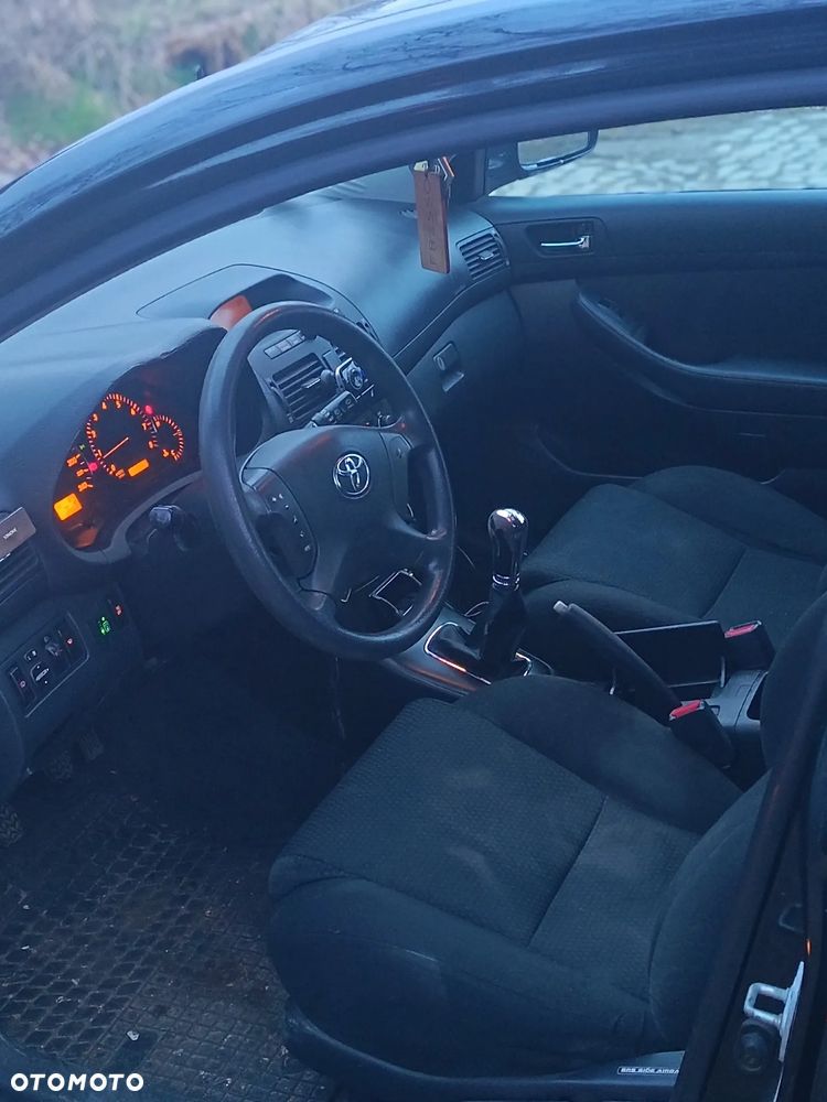 Toyota Avensis 1.8 VVT-i Luna - 5