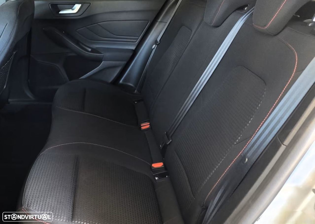 Ford Focus 1.0 EcoBoost MHEV ST-Line - 6