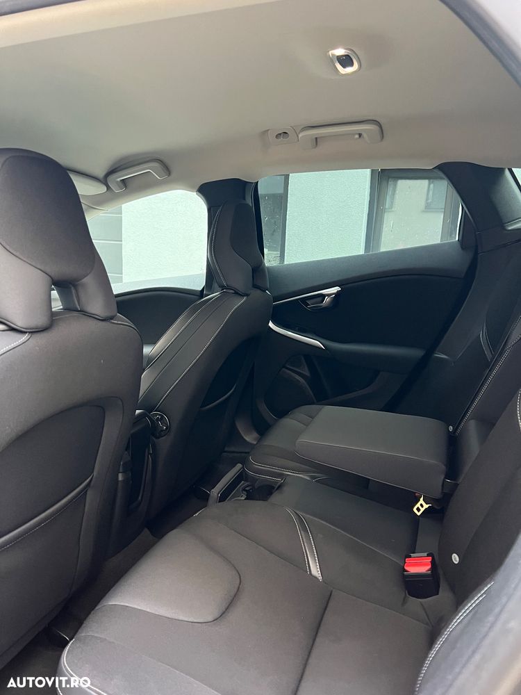 Volvo V40 D4 VEA Momentum - 9