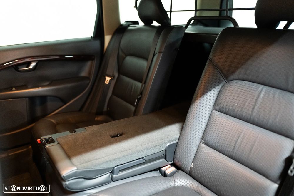 Volvo XC 70 D5 Summum Geartronic - 44