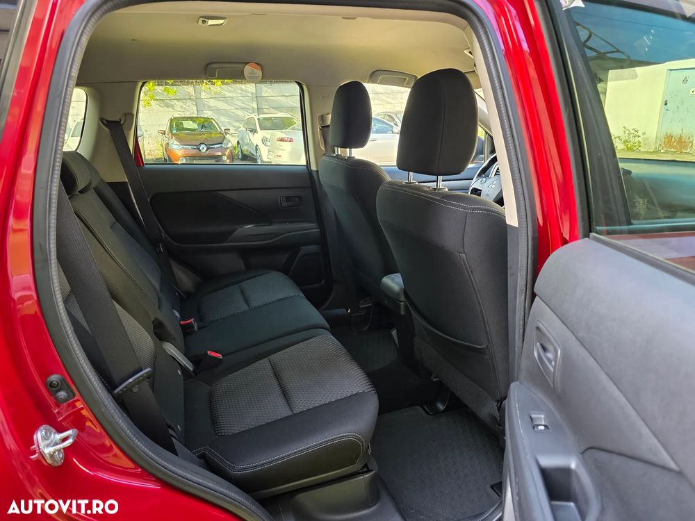 Mitsubishi Outlander 2.2 Litre DI-D AWD Intense - 12