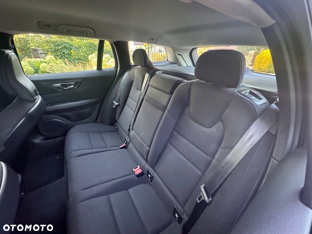 Volvo V60 B3 B DKG Momentum Pro - 8