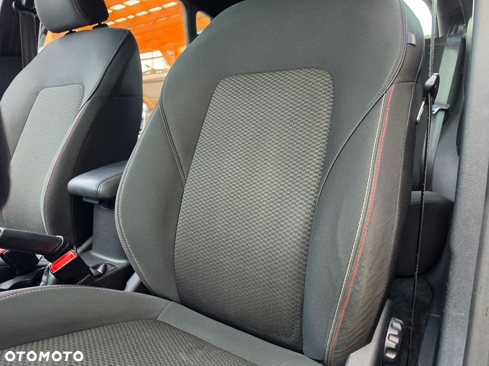 Ford Fiesta 1.0 EcoBoost STart-Stop ST-LINE - 30
