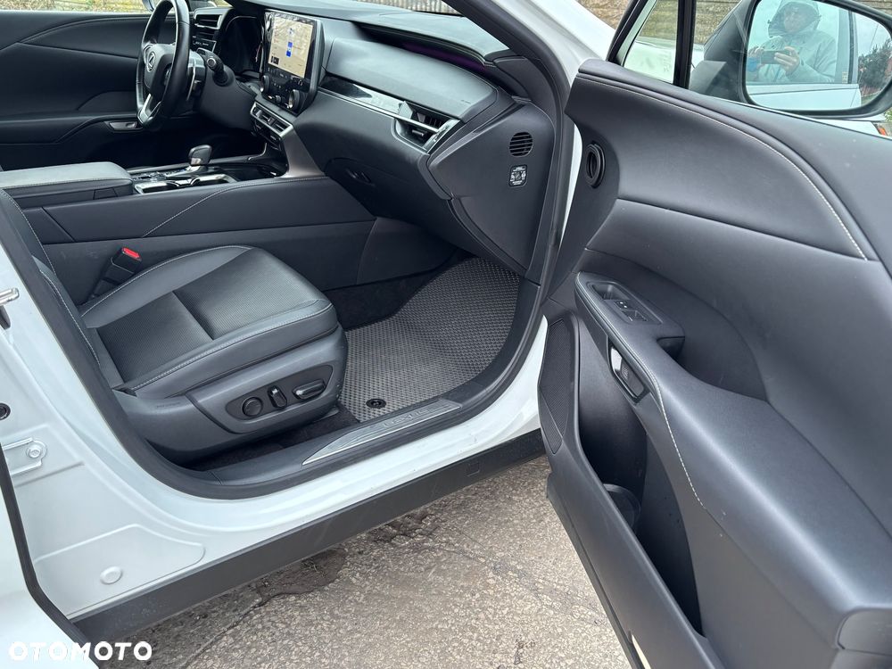 Lexus RX 350h F Sport Design - 28