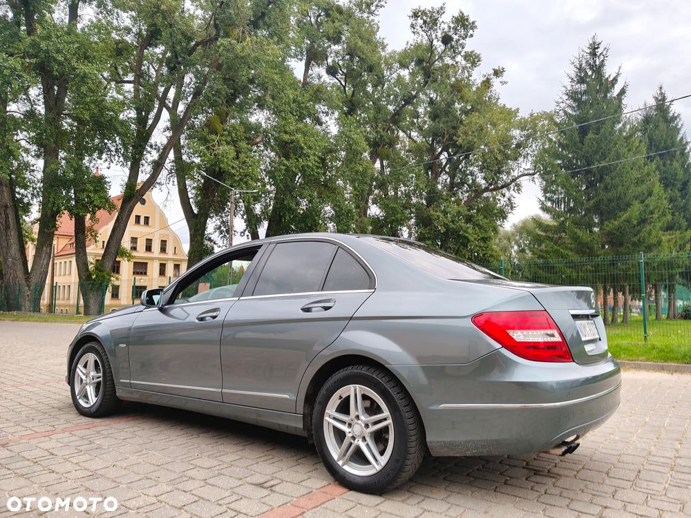 Mercedes-Benz Klasa C 180 BlueEFFICIENCY 7G-TRONIC Avantgarde - 4