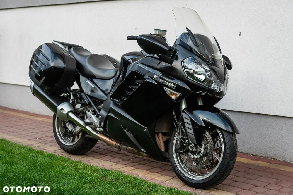 Kawasaki GTR - 4