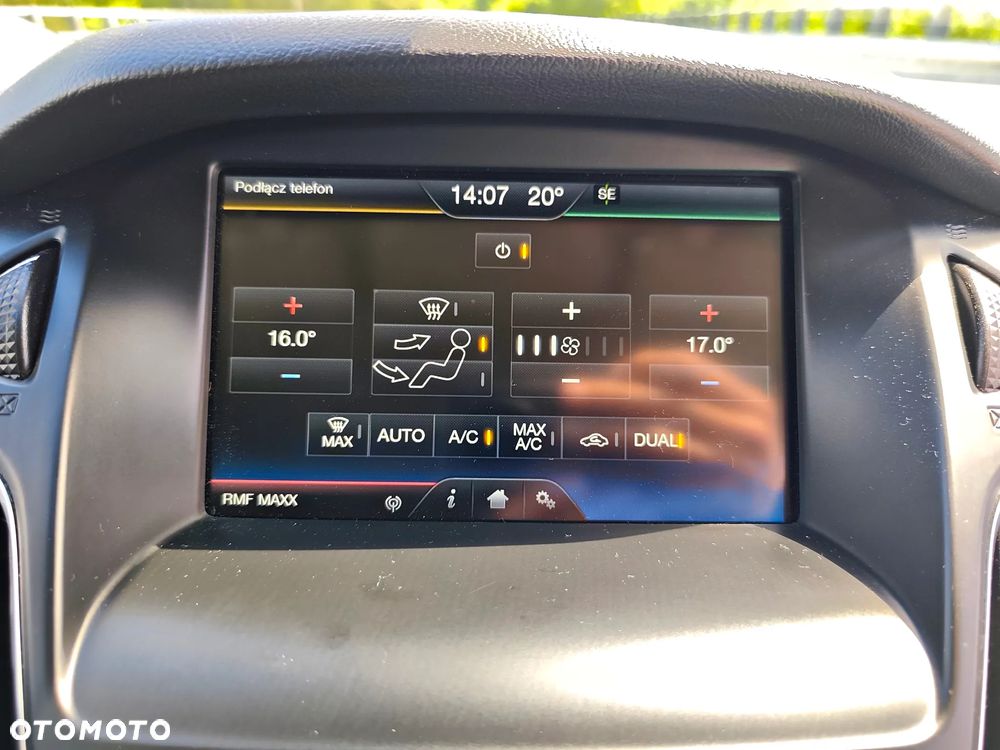Ford Focus 1.0 EcoBoost Titanium - 22