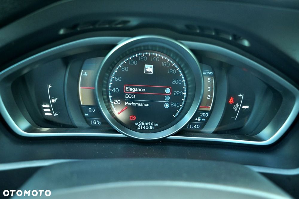 Volvo V40 D2 Momentum - 18