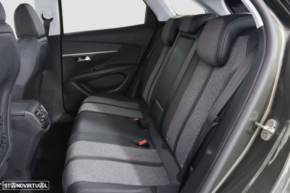 Peugeot 3008 PureTech 130 Stop & Start GPF EAT8 Allure - 11