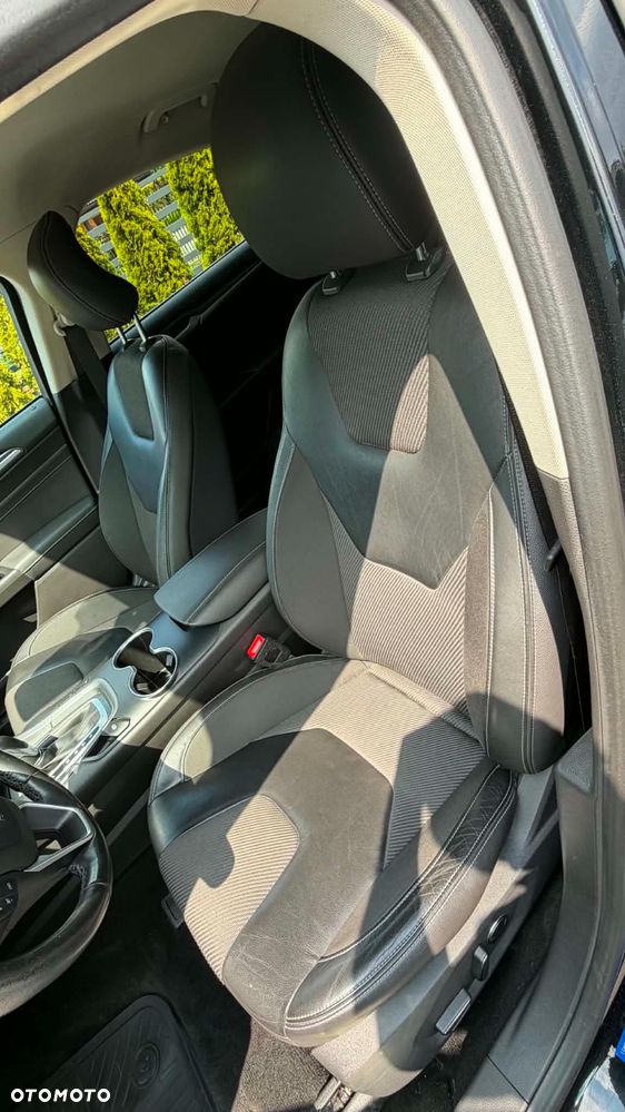 Ford Mondeo 2.0 EcoBoost Titanium - 10