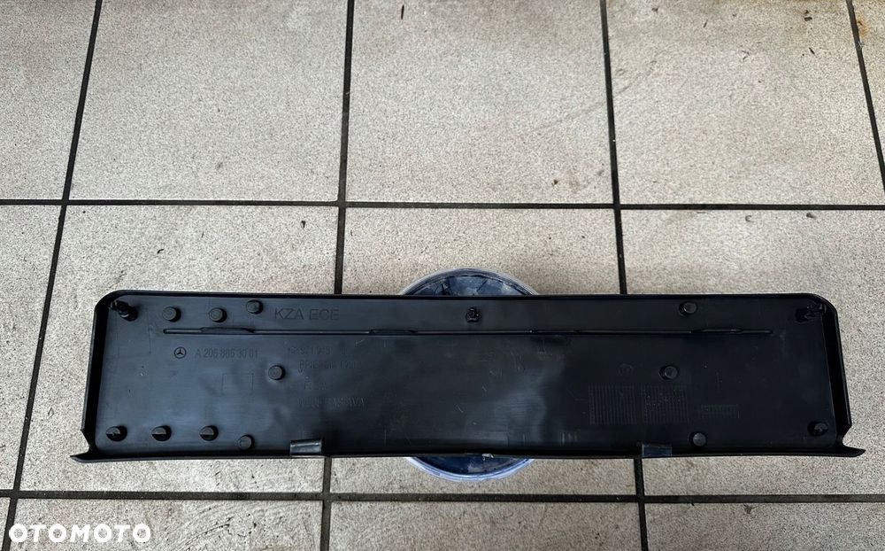 MERCEDES C-KLASA 206 PODKŁADKA MOCOWANIE REJESTRACYJNEJ TABLICY A2068853001 - 2