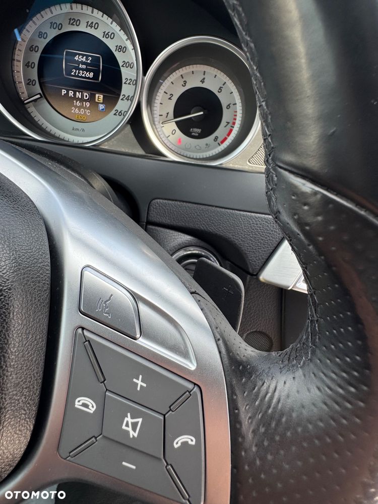 Mercedes-Benz Klasa C 250 CGI BlueEff Sport - 35
