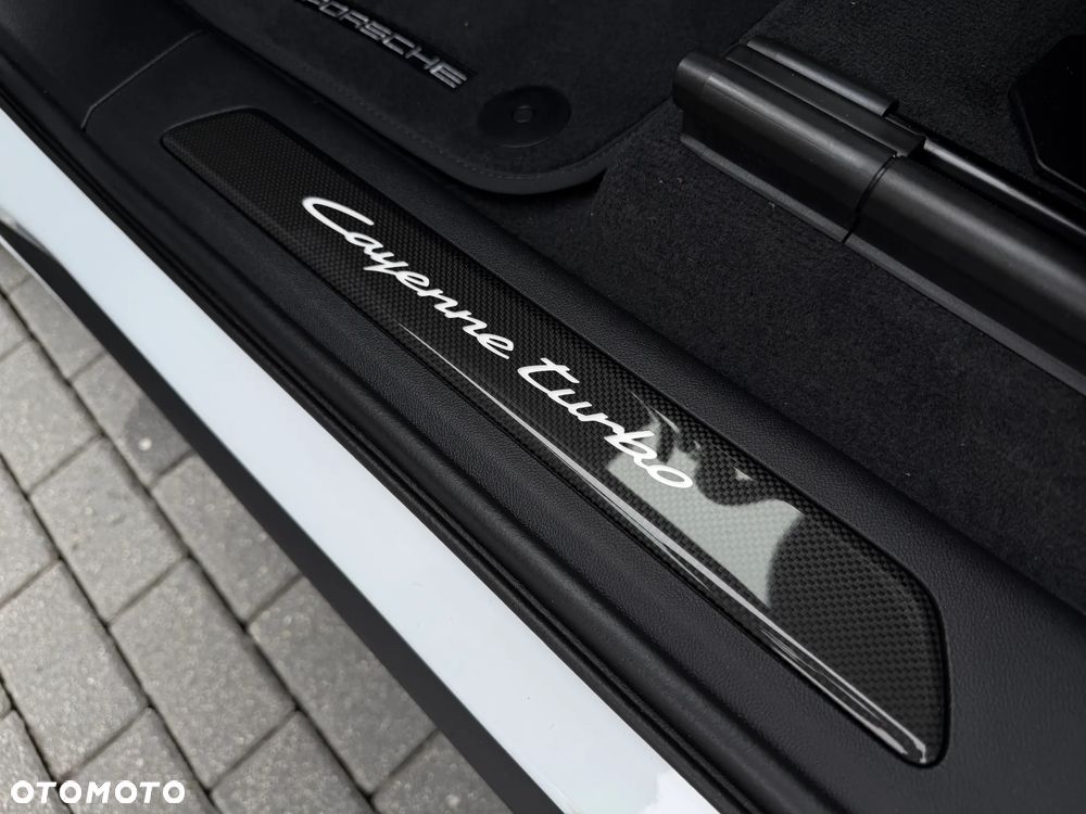 Porsche Cayenne - 25