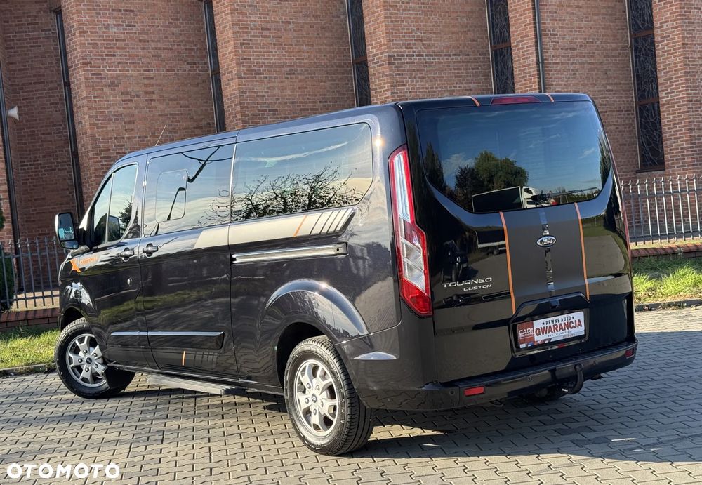 Ford Tourneo Custom 300 L2H1 VA Titanium - 10