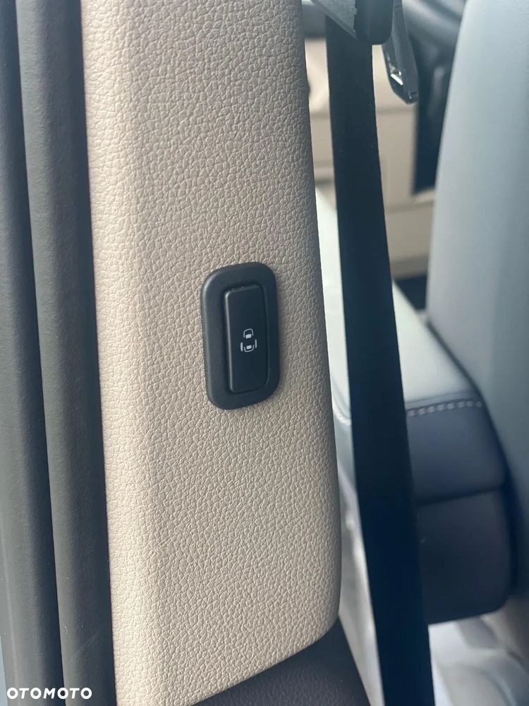 Volkswagen Multivan 2.0 TDI L2 Style DSG - 12