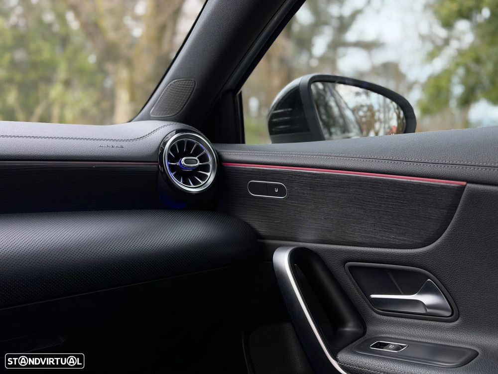 Mercedes-Benz A 180 d 7G-DCT AMG Line - 19