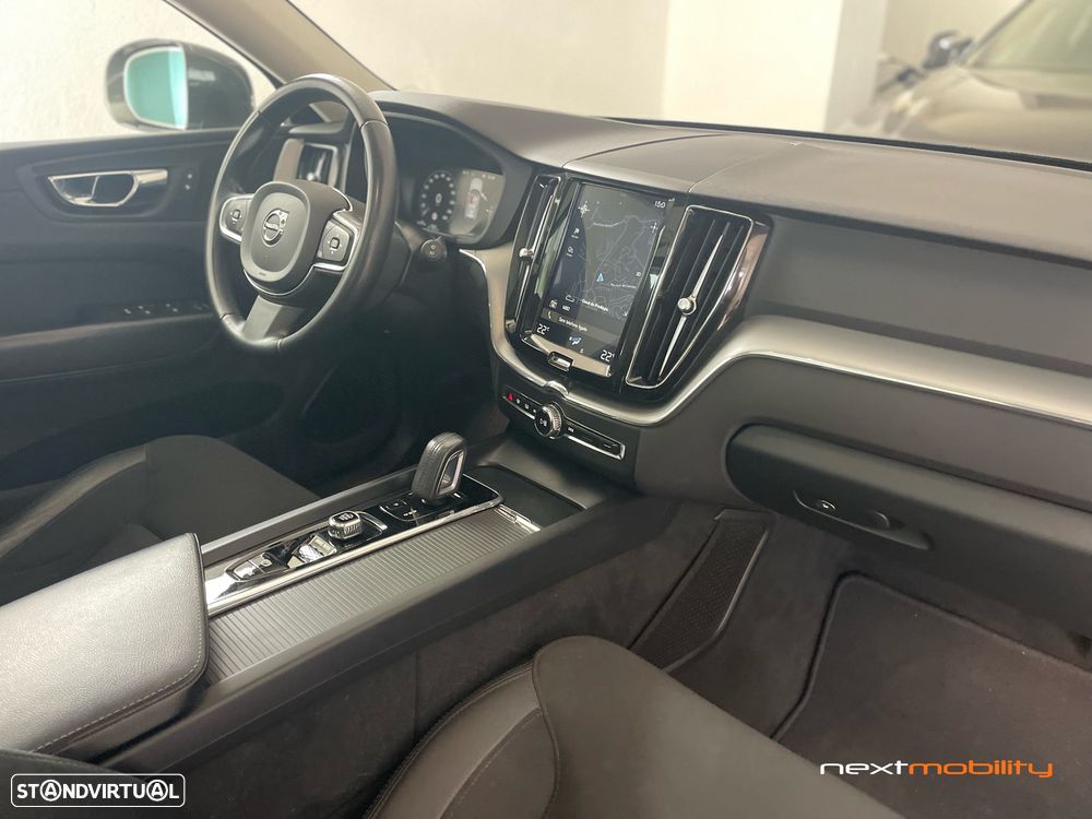 Volvo XC 60 2.0 T8 PHEV Momentum Plus AWD - 18