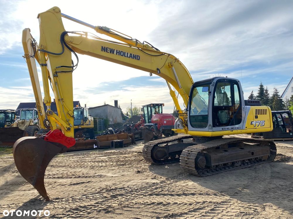 Kobelco NEW HOLLAND E175, 9900 MTH, Z NIEMIEC, PODWOZIE 90% DOBRE, WZOROWO UTRZYMANA - 9