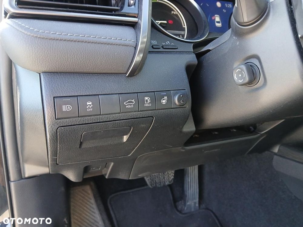 Toyota Camry 2.5 Hybrid Executive CVT - 24