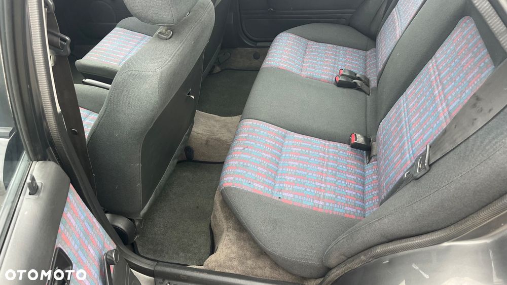 Mazda 323 1.7 D LX - 9