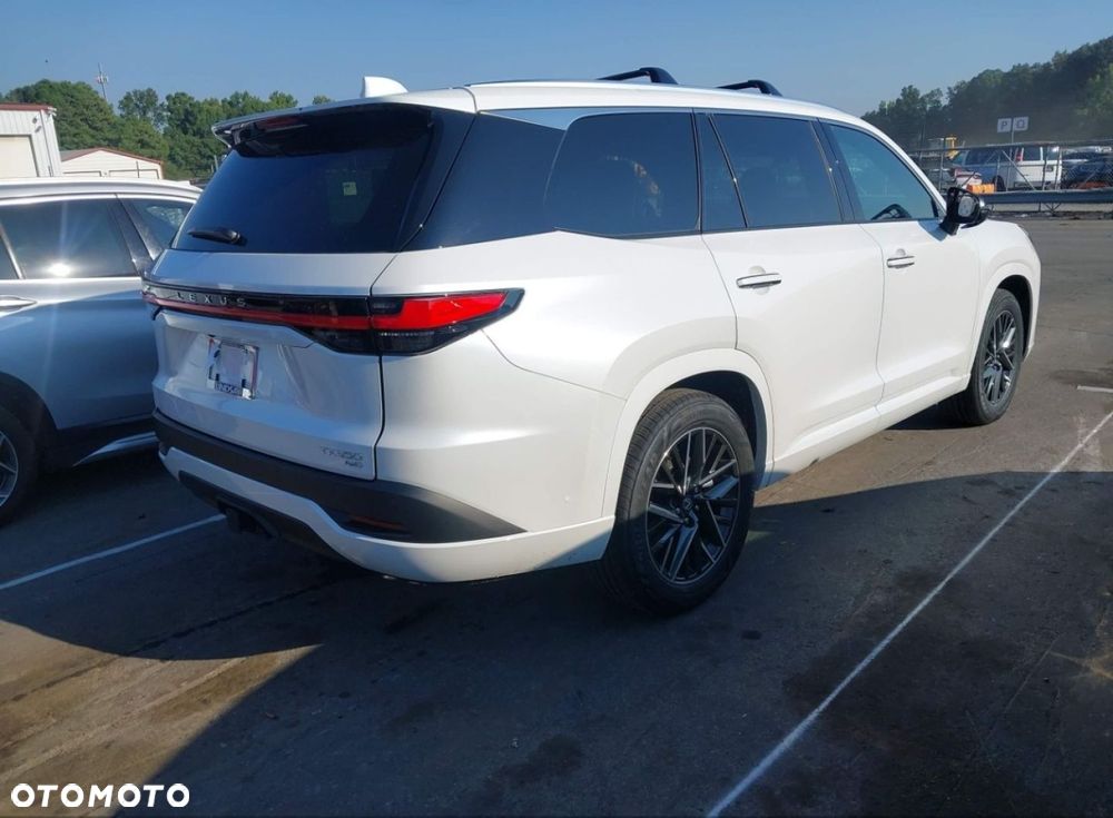 Lexus TX - 5