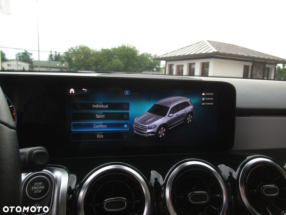 Mercedes-Benz GLB 200 7G-DCT - 23