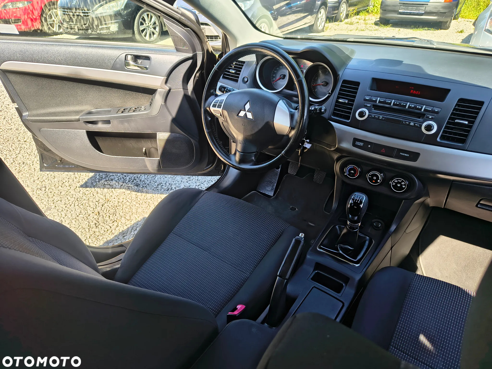 Mitsubishi Lancer 1.5 Invite - 24