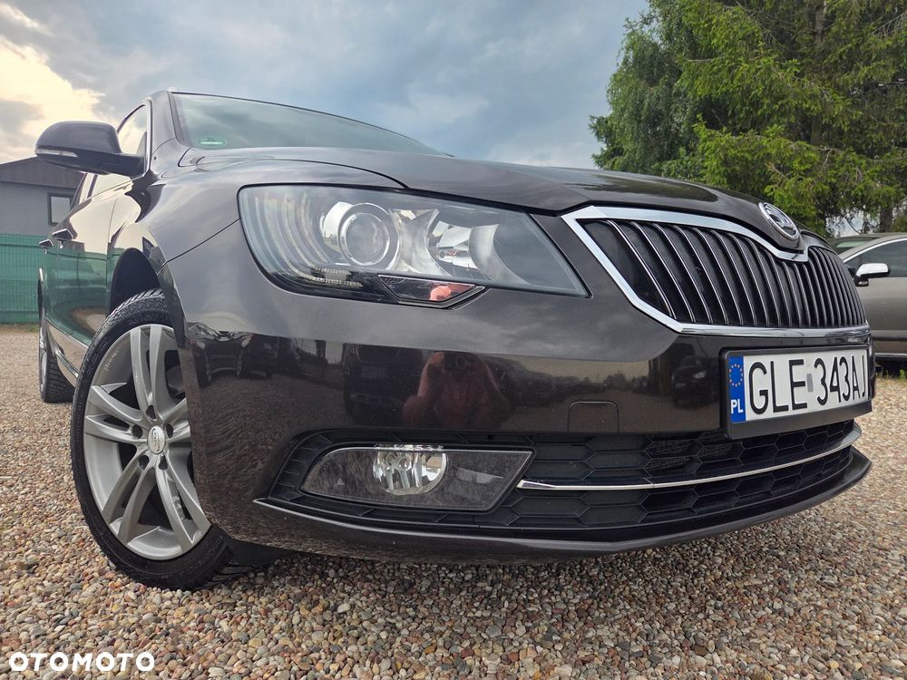 Skoda Superb 2.0 TDI DSG Exclusive - 14