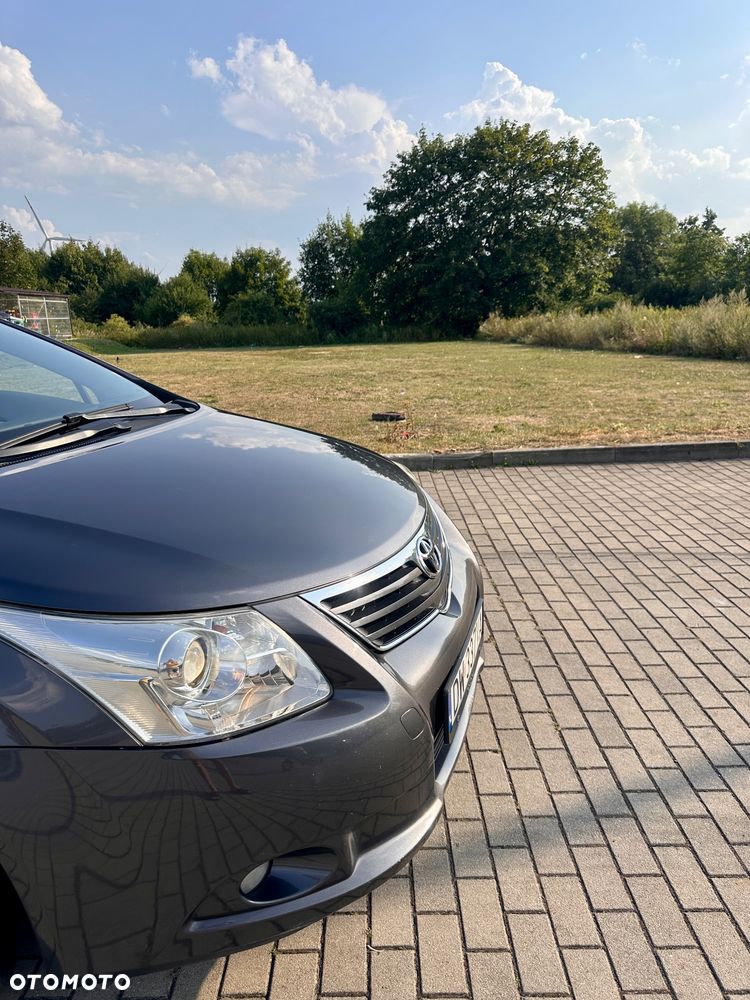 Toyota Avensis 2.0 Sol plus NAVI - 16