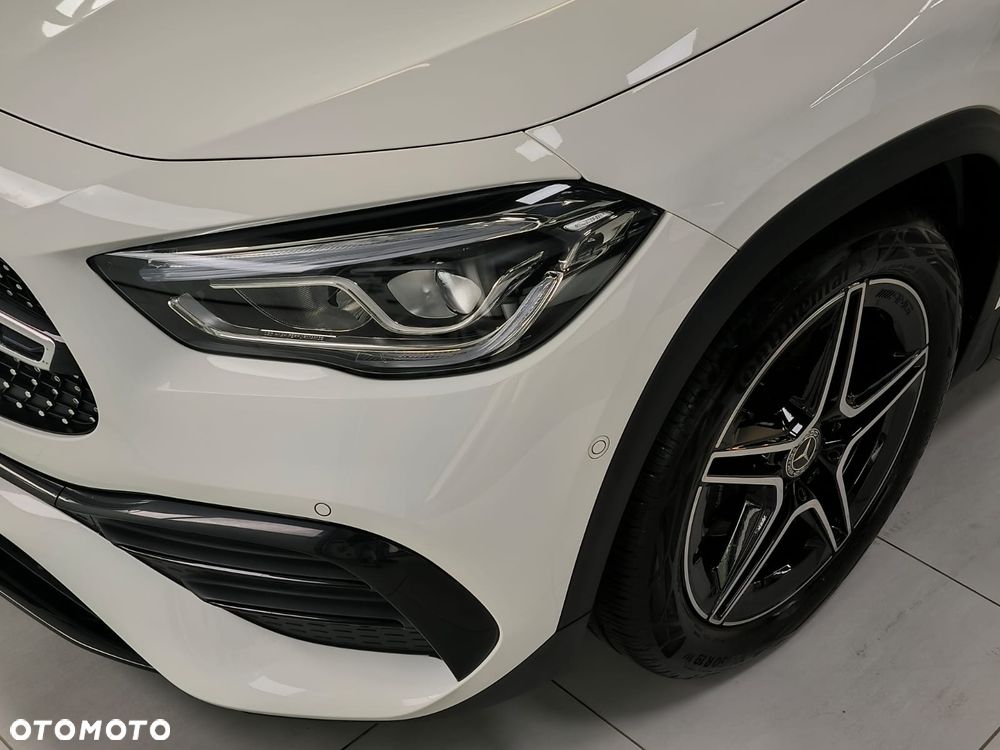 Mercedes-Benz GLA 200 AMG Line - 10
