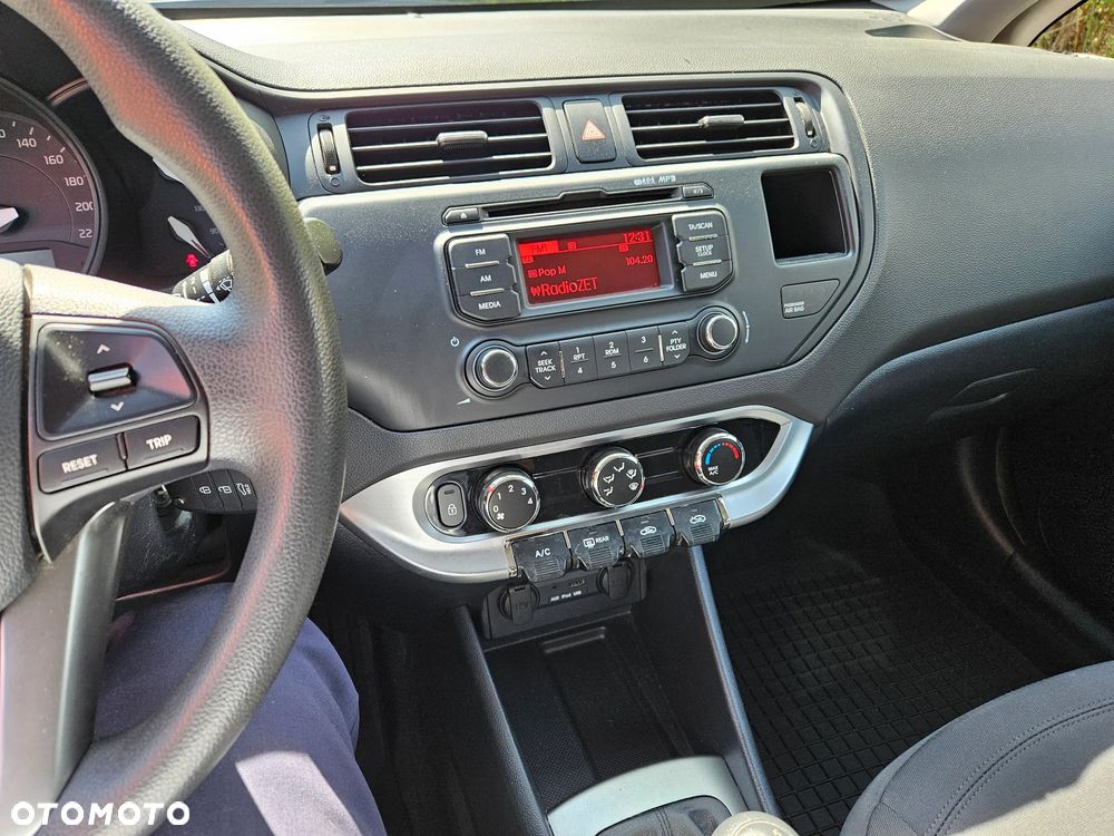 Kia Rio 1.2 M - 9