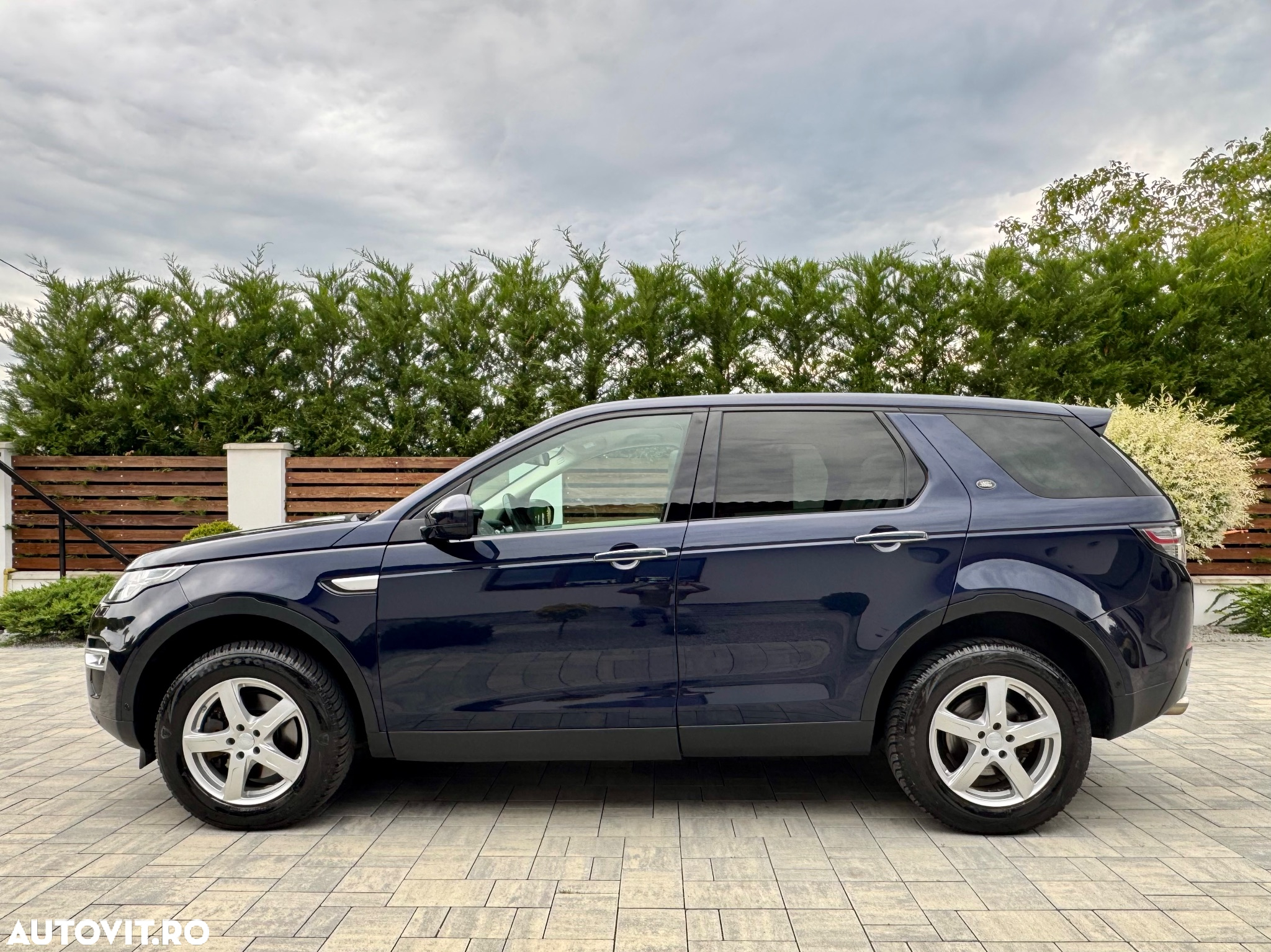 Land Rover Discovery Sport 2.0 D180 MHEV HSE - 3