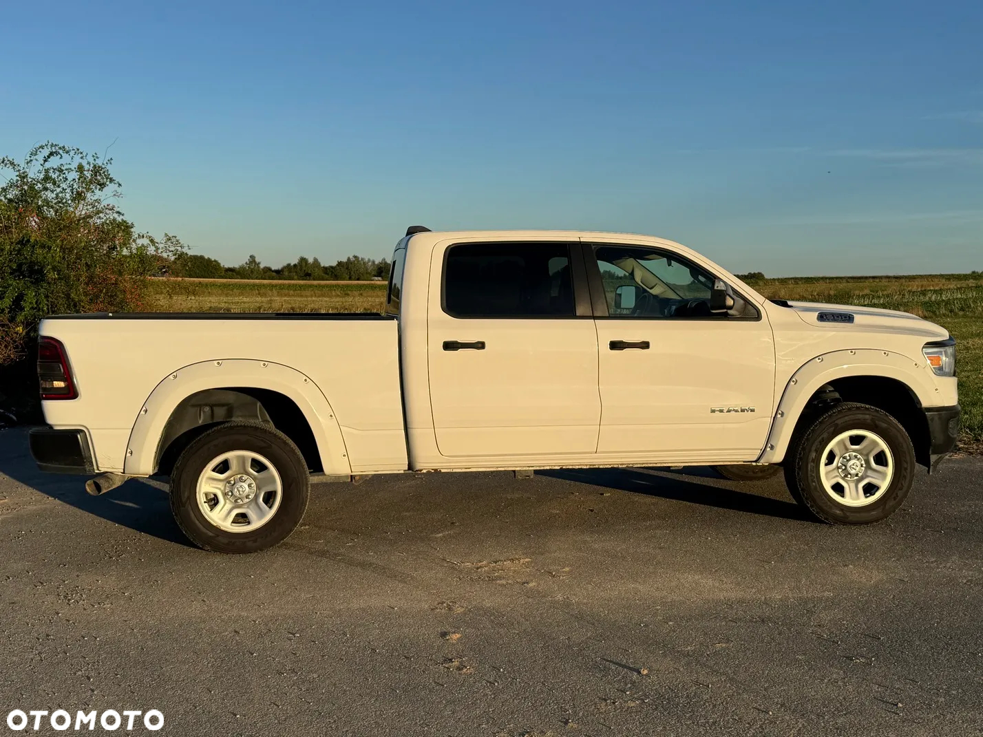 Dodge RAM 1500 5.7 4x4 - 17
