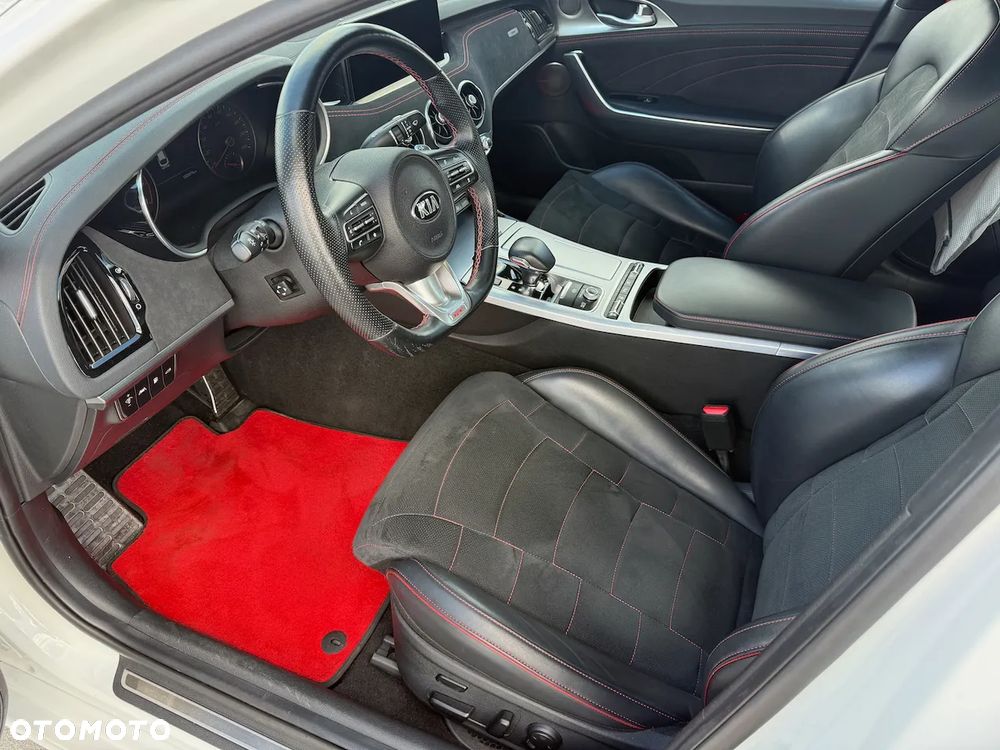 Kia Stinger 3.3 T-GDI V6 GT AWD - 12