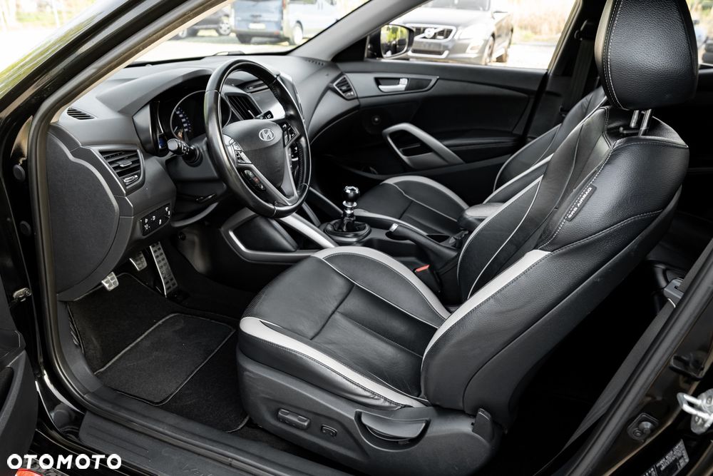 Hyundai Veloster 1.6 Turbo Premium - 16