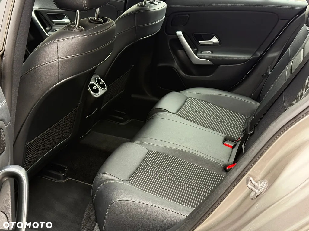 Mercedes-Benz CLA 200 d Shooting Brake 8G-DCT Progressive - 31