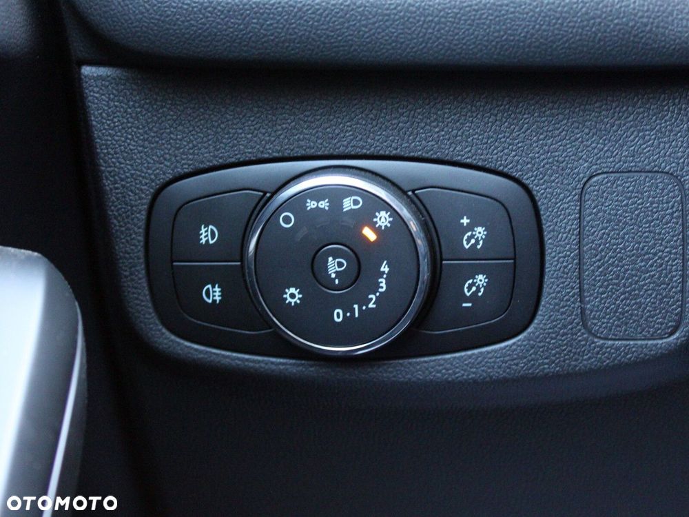 Ford Focus 1.0 EcoBoost Titanium X - 34